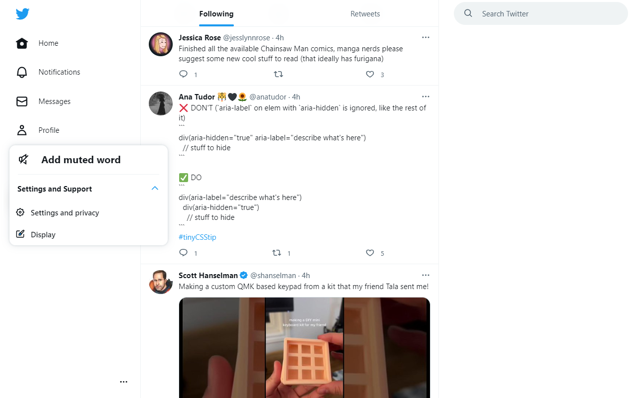 Cuplikan layar menu "Lainnya" di Twitter desktop, dengan sebagian besar item menu dihapus dan item menu "Tambahkan kata yang dibisukan" yang baru