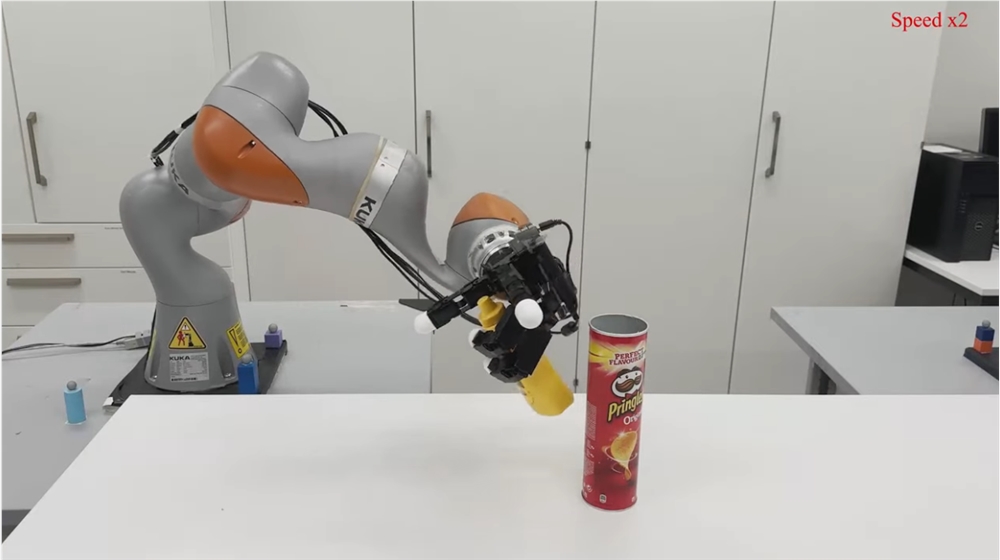 มือหุ่นยนต์ทำลายขีดจำกัด: มือหุ่นยนต์สามารถแยกออกจากแขน คลานไปบนวัตถุแล้วหยิบมันขึ้นมา