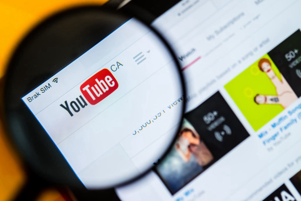 YouTube позволяет пользователям запрашивать удаление созданного искусственным интеллектом контента, имитирующего лица или голоса