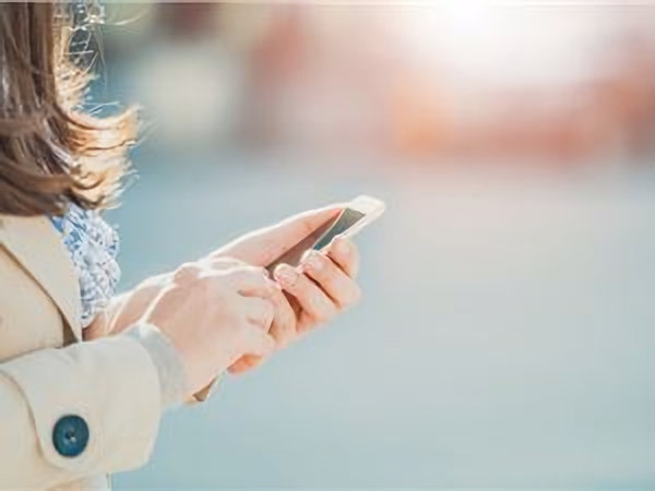 専門家はAIモデルを使用して、未成年者が携帯電話への中毒を防ぐのを助けることを提案します-AI記事