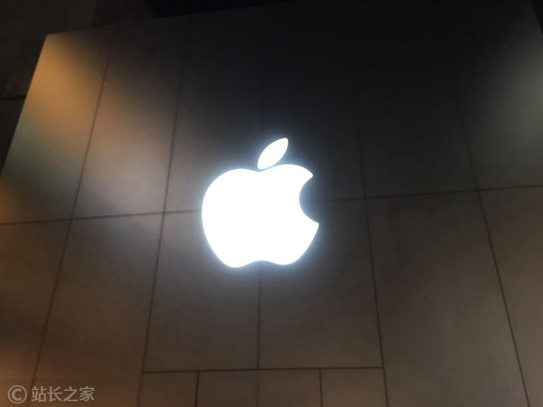 Apple реорганизует исполнительную команду AI, Siri Upgrade отложена на 2026 год - статьи AI